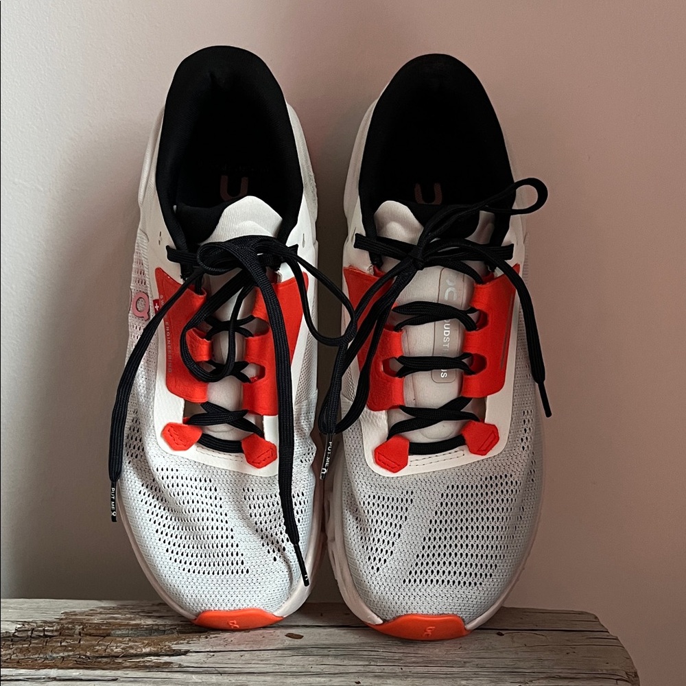 On Running Men's/Unisex White Black Orange Cloud Sneakers - Picture 2 of 14